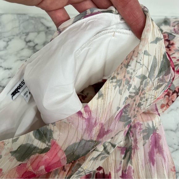 Bloggers Favorite Express metallic floral one shoulder pleated ruffled romper XS - Picture 15 of 16